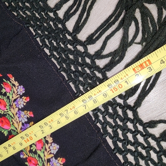 💥Sale💥Floral Fringed Shawl/Wrap/Scarf/Table Cloth - Picture 6 of 6